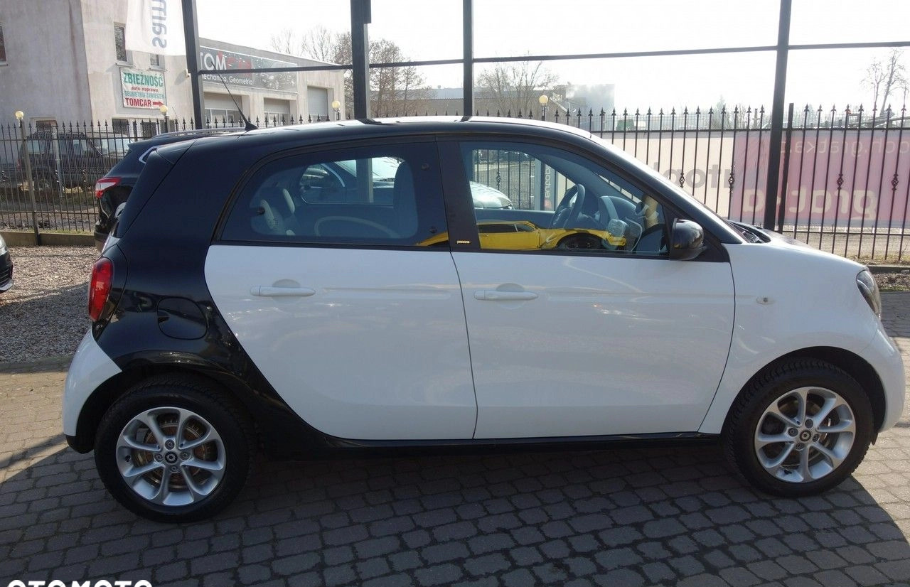 Smart Forfour cena 29900 przebieg: 40000, rok produkcji 2016 z Pruchnik małe 326